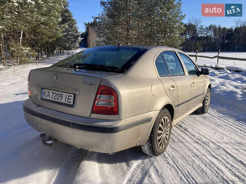 Ліфтбек Skoda Octavia 2004 в Лугинах