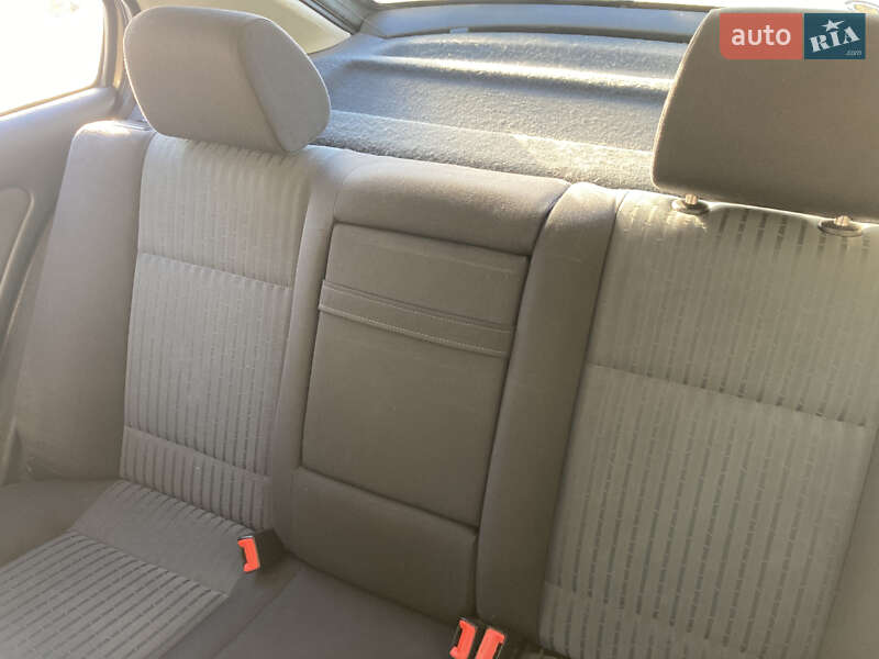 Ліфтбек Skoda Octavia 2004 в Лугинах