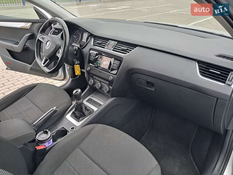 Универсал Skoda Octavia 2016 в Нововолынске