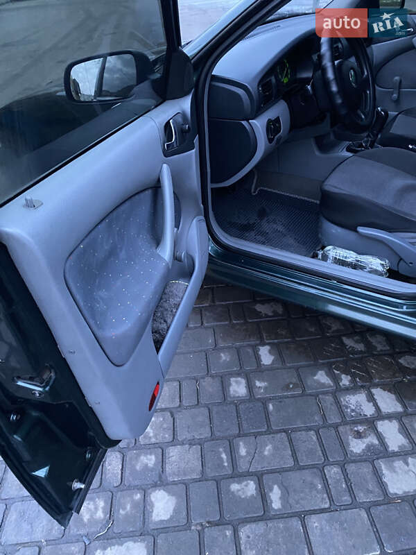 Лифтбек Skoda Octavia 2002 в Херсоне