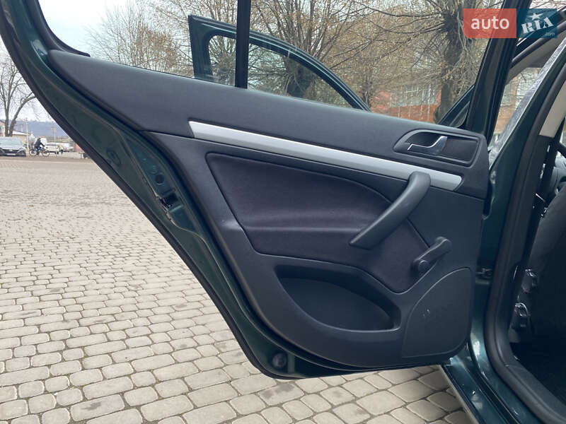 Лифтбек Skoda Octavia 2008 в Ямполе