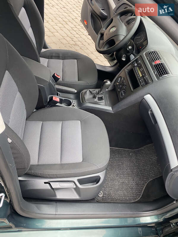 Лифтбек Skoda Octavia 2008 в Ямполе