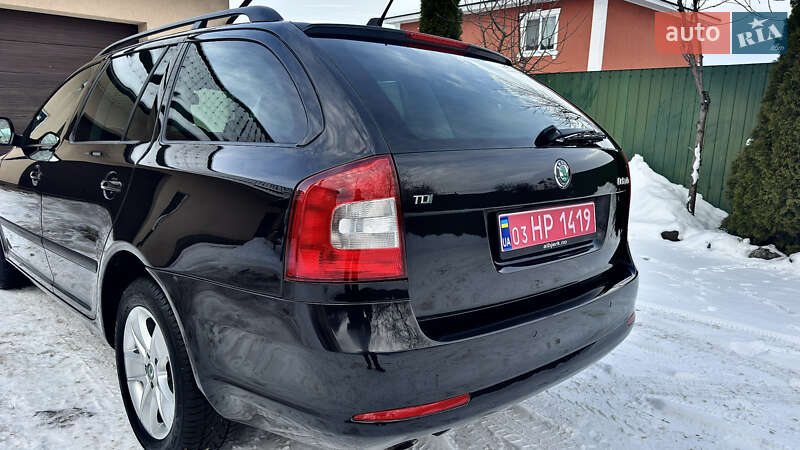 Универсал Skoda Octavia 2013 в Хороле