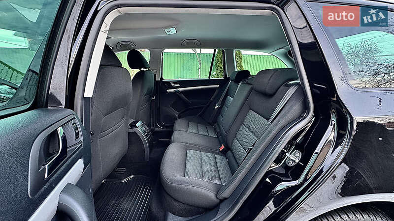 Универсал Skoda Octavia 2013 в Хороле