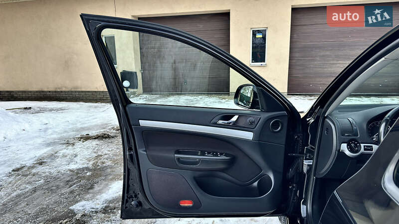 Универсал Skoda Octavia 2013 в Хороле