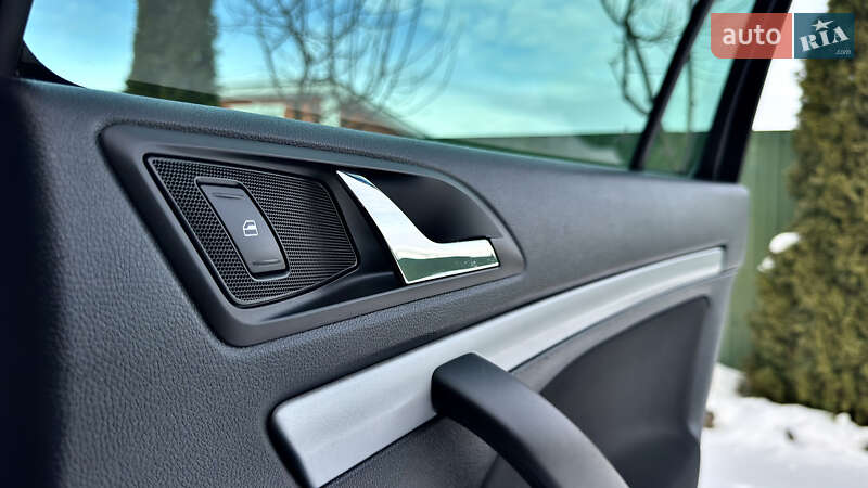 Универсал Skoda Octavia 2013 в Хороле