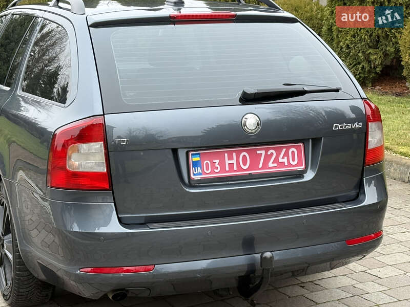 Універсал Skoda Octavia 2011 в Сарнах