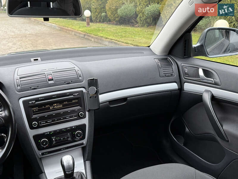 Універсал Skoda Octavia 2011 в Сарнах