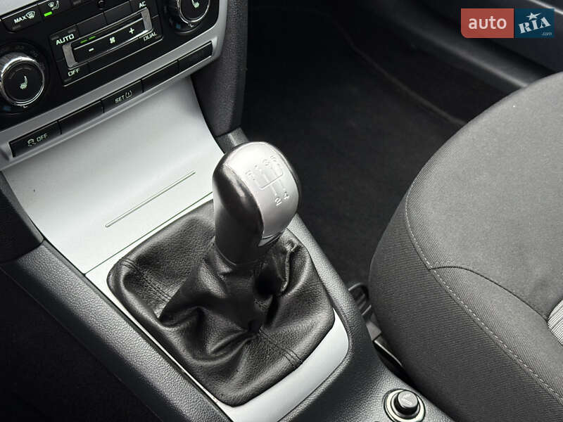 Універсал Skoda Octavia 2011 в Сарнах