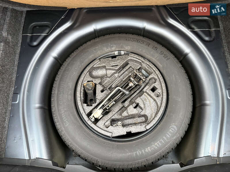 Універсал Skoda Octavia 2011 в Сарнах