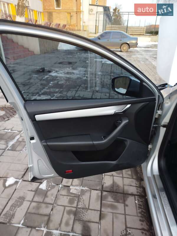 Универсал Skoda Octavia 2014 в Виннице