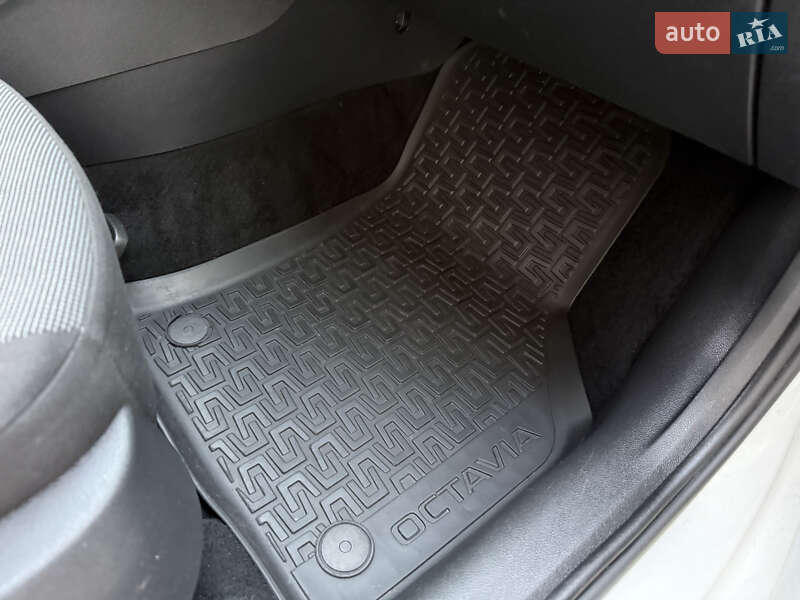 Лифтбек Skoda Octavia 2016 в Иршаве