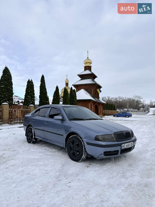 Лифтбек Skoda Octavia 2002 в Днепре