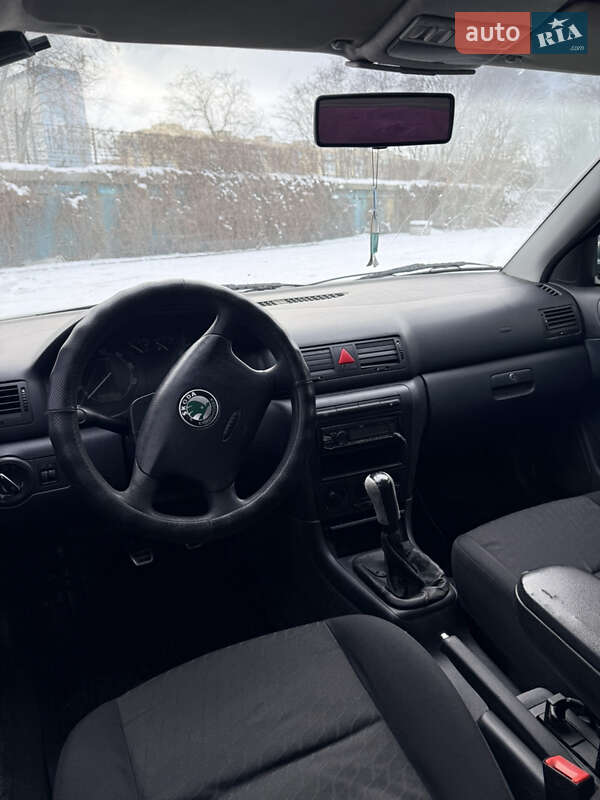 Лифтбек Skoda Octavia 2002 в Днепре