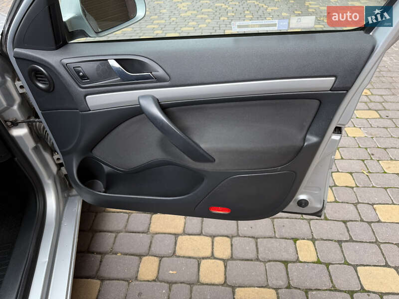 Лифтбек Skoda Octavia 2012 в Виннице