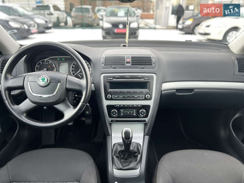 Универсал Skoda Octavia 2011 в Староконстантинове