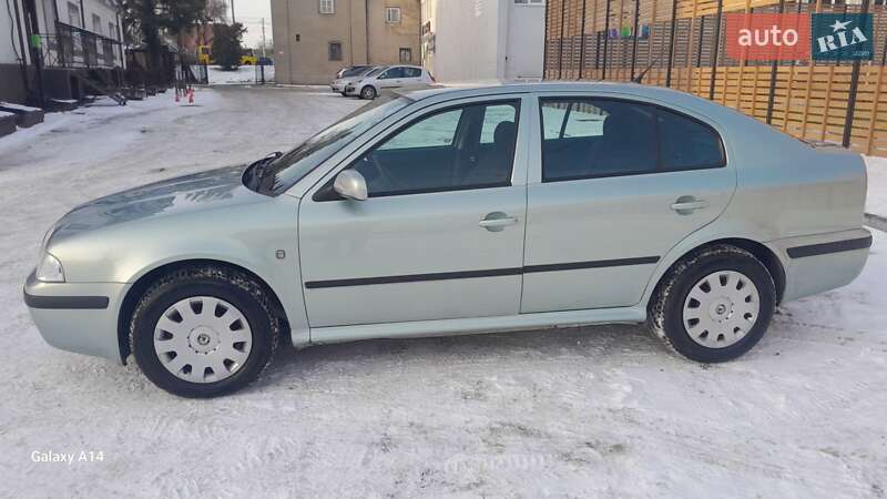 Лифтбек Skoda Octavia 2009 в Луцке