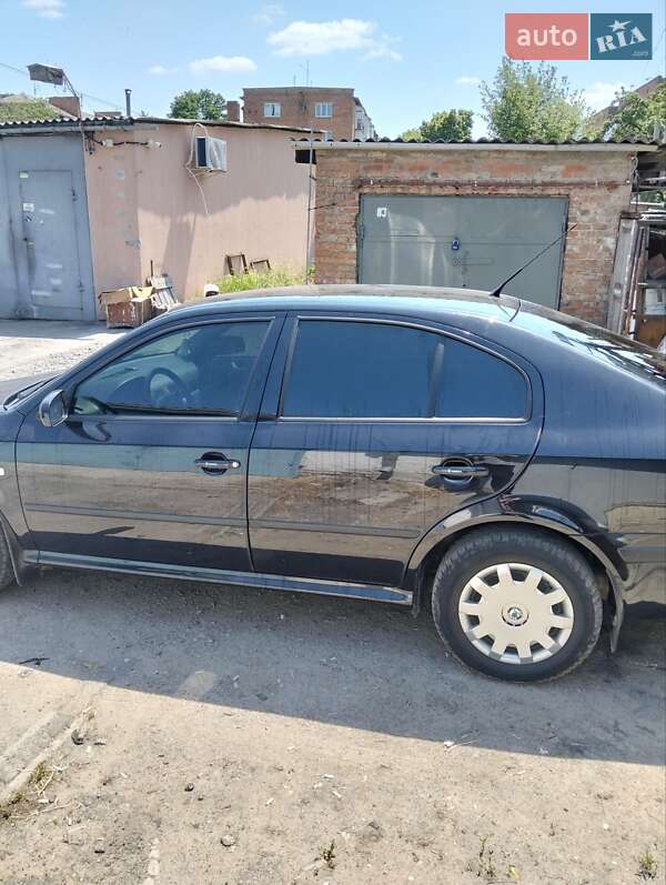 Лифтбек Skoda Octavia 2003 в Умани