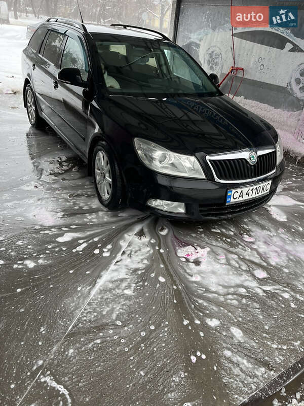 Універсал Skoda Octavia 2011 в Черкасах