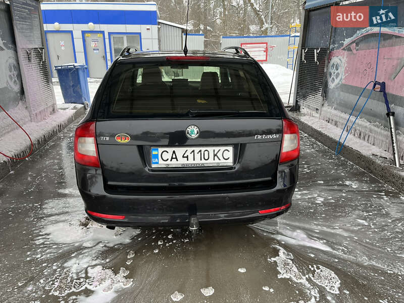 Універсал Skoda Octavia 2011 в Черкасах