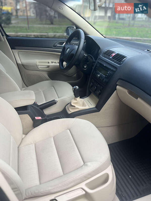 Лифтбек Skoda Octavia 2004 в Николаеве