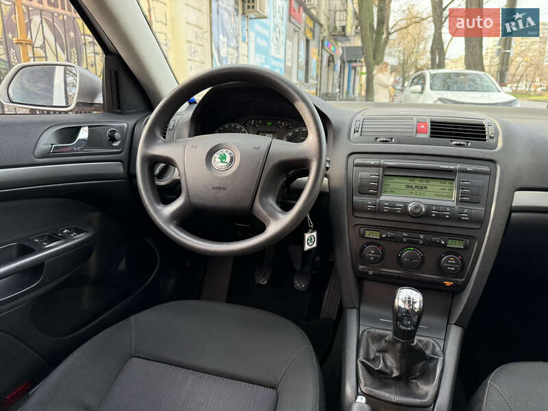 Лифтбек Skoda Octavia 2006 в Николаеве