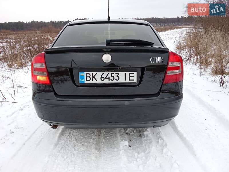 Лифтбек Skoda Octavia 2007 в Остроге