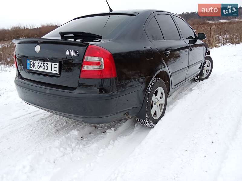 Лифтбек Skoda Octavia 2007 в Остроге