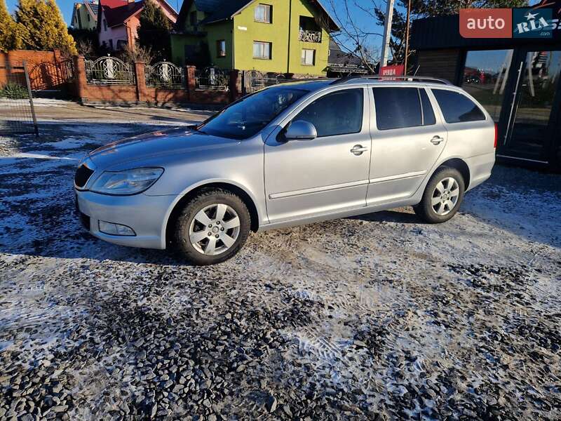 Универсал Skoda Octavia 2012 в Мостиске