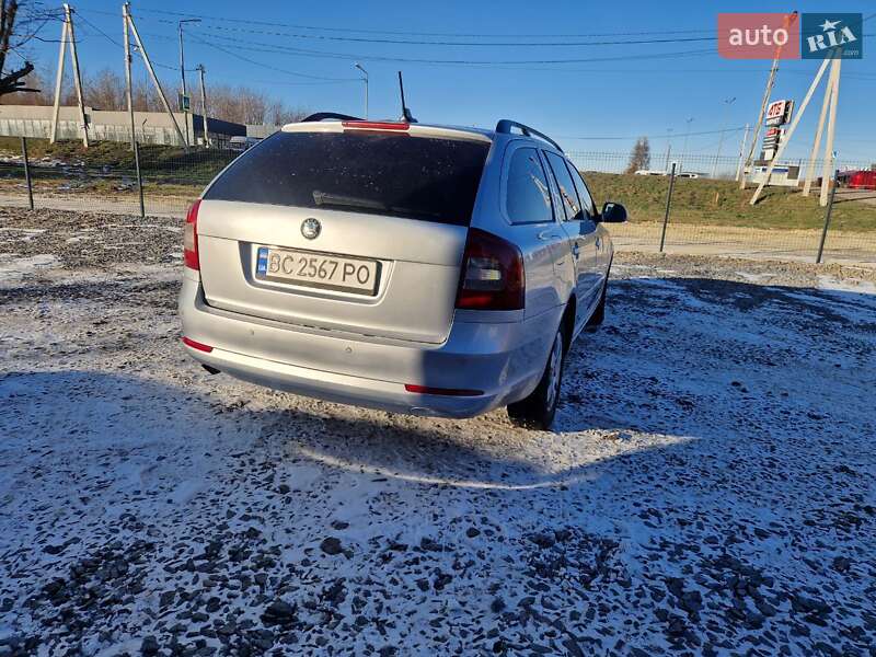Универсал Skoda Octavia 2012 в Мостиске