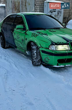 Лифтбек Skoda Octavia 2002 в Днепре