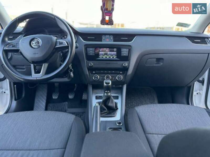 Лифтбек Skoda Octavia 2016 в Ужгороде