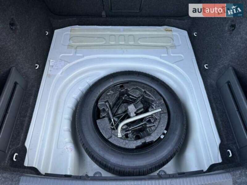 Лифтбек Skoda Octavia 2016 в Ужгороде