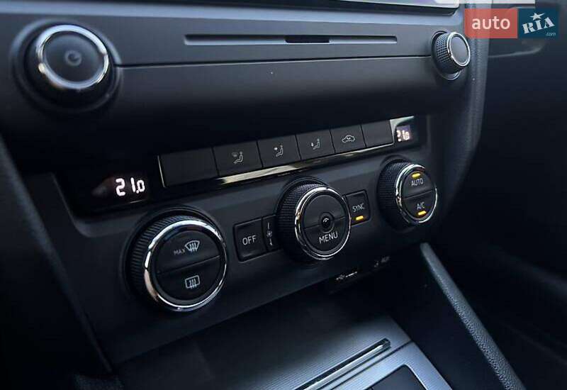 Лифтбек Skoda Octavia 2016 в Ужгороде