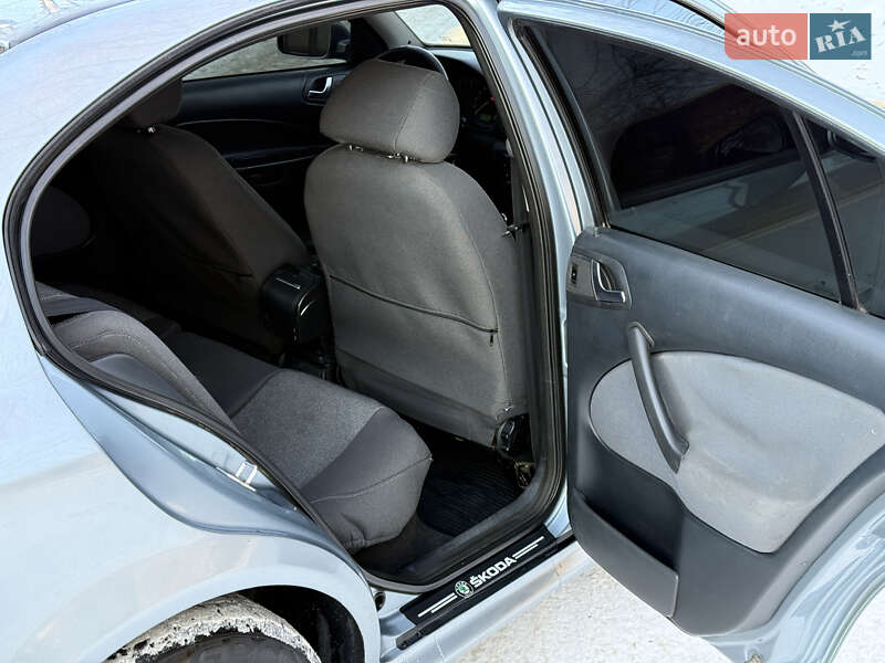 Лифтбек Skoda Octavia 2005 в Днепре