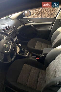 Универсал Skoda Octavia 2010 в Романковцах
