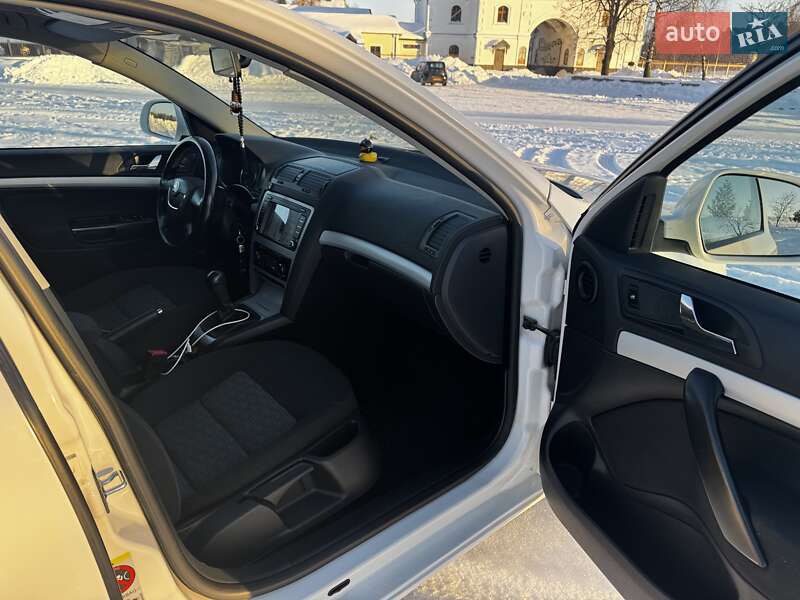 Универсал Skoda Octavia 2009 в Почаеве фото 22 Универсал Skoda Octavia 2009 в Почаеве