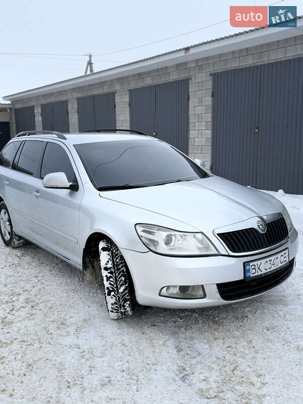 Универсал Skoda Octavia 2010 в Березному