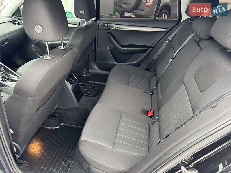 Универсал Skoda Octavia 2019 в Бережанах