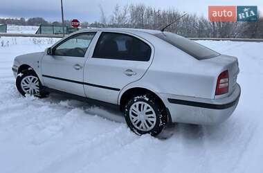Лифтбек Skoda Octavia 2005 в Мене