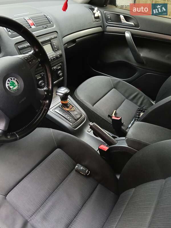 Универсал Skoda Octavia 2006 в Еланце