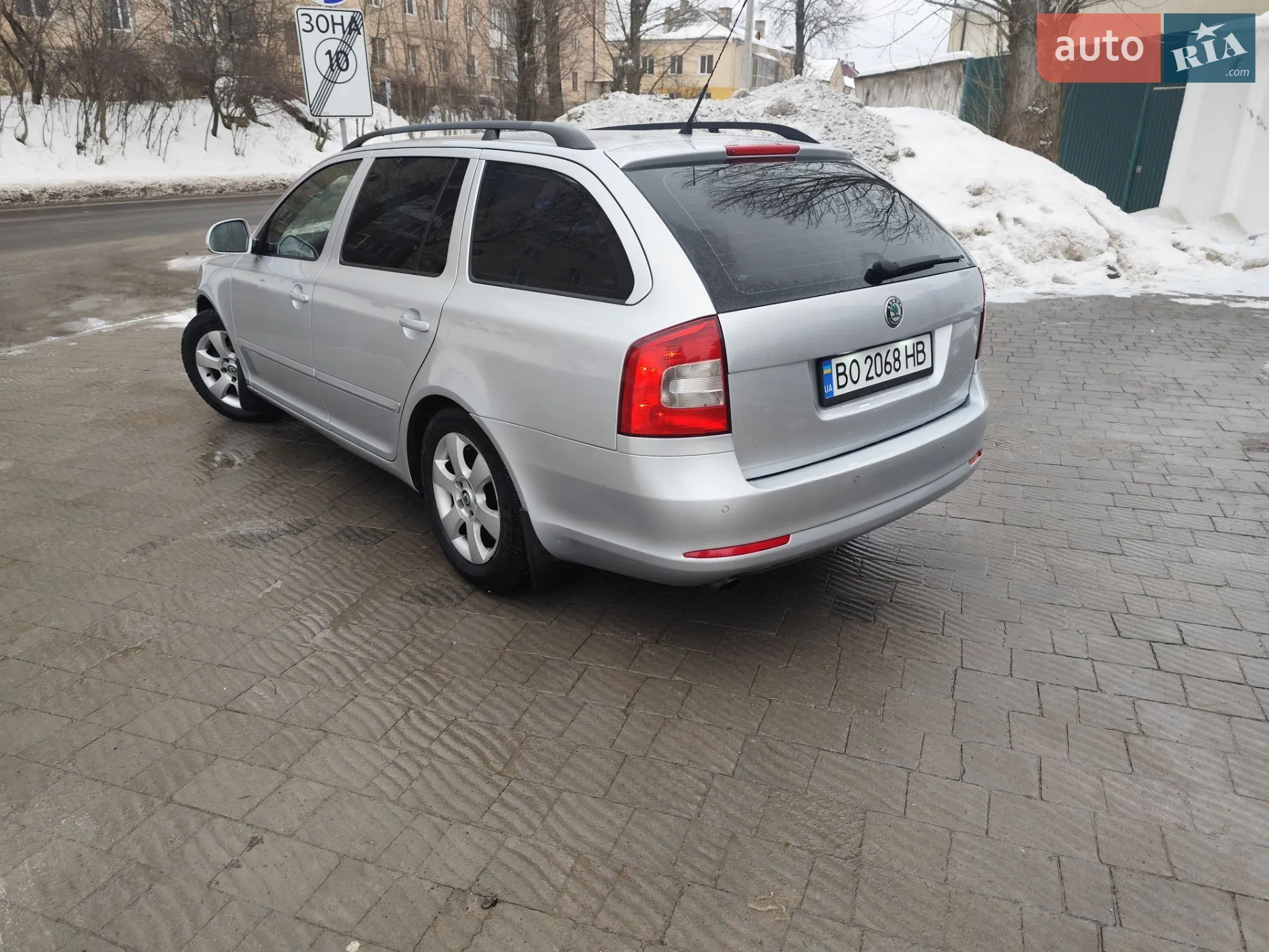 2010 Skoda Octavia - мініатюра 12