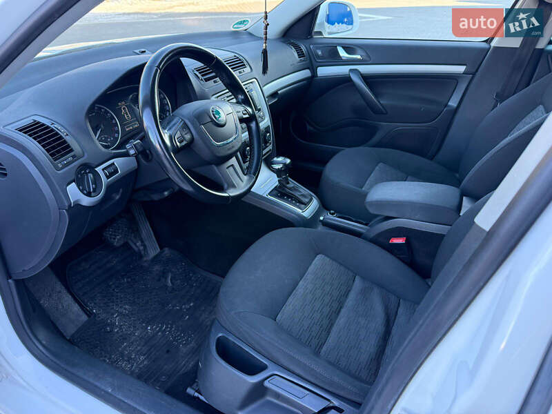 Универсал Skoda Octavia 2012 в Ровно фото 23 Универсал Skoda Octavia 2012 в Ровно