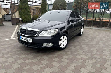 Лифтбек Skoda Octavia 2009 в Ровно