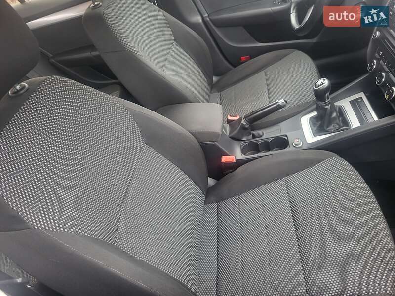 Лифтбек Skoda Octavia 2013 в Ямполе