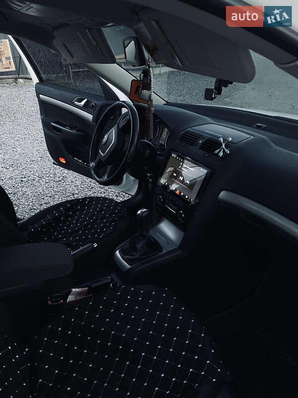 Лифтбек Skoda Octavia 2010 в Залещиках