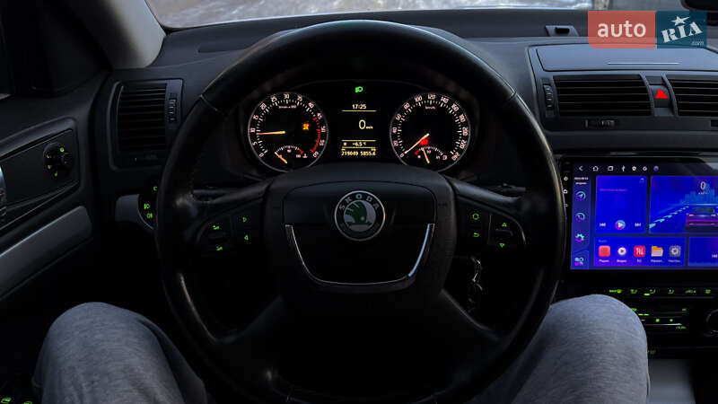 Лифтбек Skoda Octavia 2010 в Залещиках