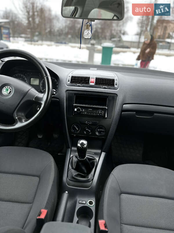 Лифтбек Skoda Octavia 2005 в Чернигове