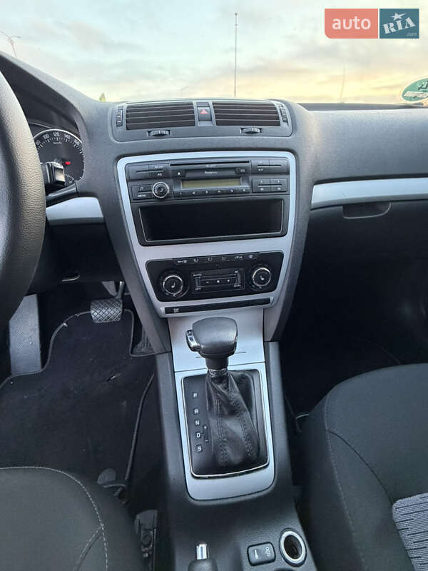Универсал Skoda Octavia 2009 в Полтаве