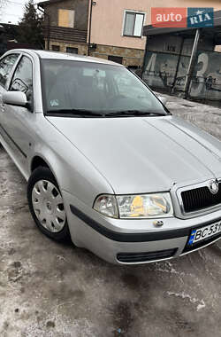 Лифтбек Skoda Octavia 2003 в Львове